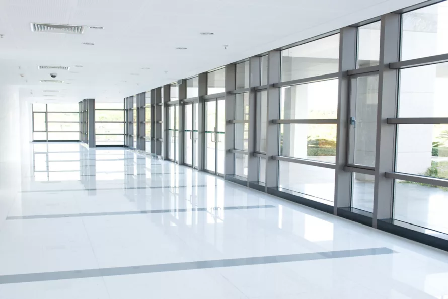 HERO-and-SEGMENT-1-2880x1440_3-2-list A large white room with many windows and glass.